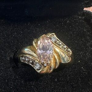 Rose Quartz and Simulated Diamonds Ring Yellow Gold | Size 6